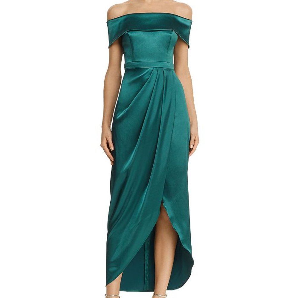 Avery G Off-the-Shoulder Dress in Emerald